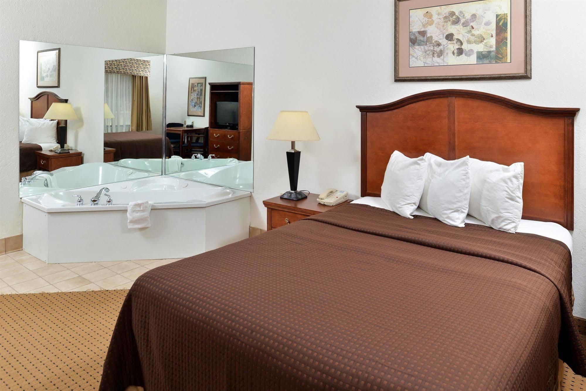 Red Roof Inn & Suites Carrollton, Ga - West Georgia מראה חיצוני תמונה